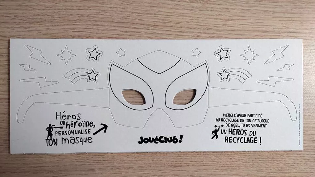 JouéClub recycle ses catalogues en masques de super-héros