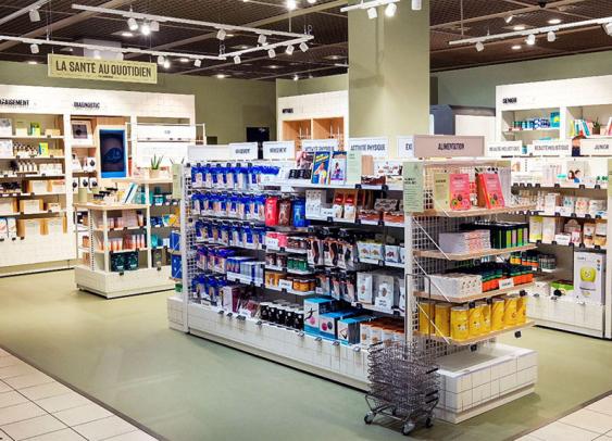 Monoprix déploie ses corners santé comprenant des cabines médicales connectées