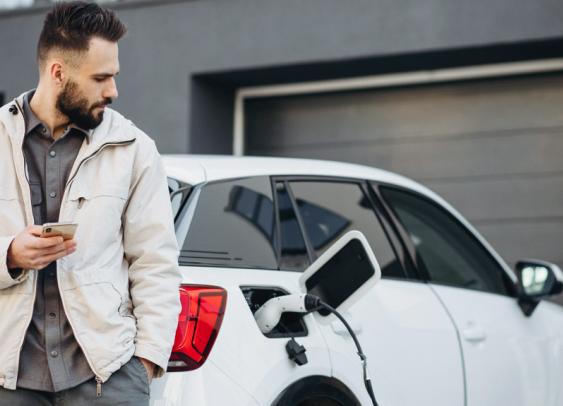 Renault lance Plug Inn, l’application pour recharger sa voiture électrique chez un particulier