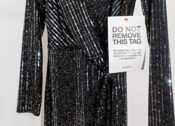 Zalando appose de grandes étiquettes pour lutter contre les retours abusifs